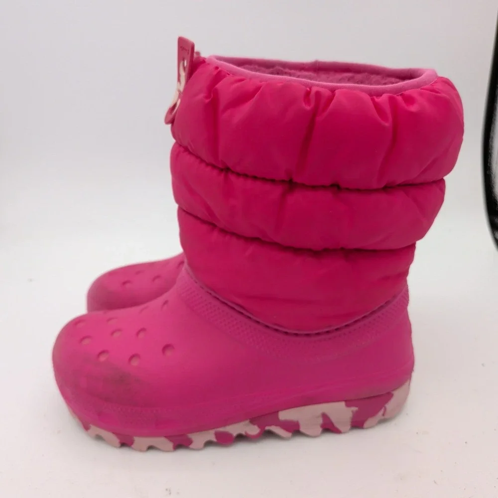 Crocs Kids Neo Puff Shorty Boot Electric Pink Puffer Snow Boots 207684 Size J2